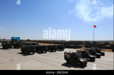 Zhurihe. 30. Juli 2017. Foto aufgenommen am 30. Juli 2017 zeigt logistische Unterstützung Bildung während einer Militärparade auf Zhurihe Trainingslager im Nordchinas autonomen Region Innere Mongolei. China am Sonntag statt eine große Militärparade anlässlich der 90. Jahrestag der Gründung der Befreiung-Armee der Leute. Bildnachweis: Ju Zhenhua/Xinhua/Alamy Live-Nachrichten Stockfoto