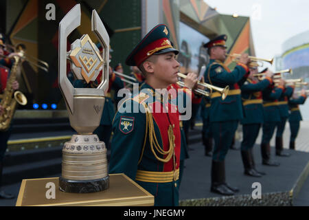 Moskau, Russland. 29. Juli 2017. Das Orchester spielt bei der Eröffnung der internationalen Armee Spiele 2017 in Moskau, 29. Juli 2017. Russlands Verteidigungsministerium am Samstag kündigte den Beginn der internationalen Armee Spiele 2017 auf dem Lande, ein Ereignis, das bis 12 August stattfinden wird. Bildnachweis: Evgeny Sinitsyn/Xinhua/Alamy Live-Nachrichten Stockfoto