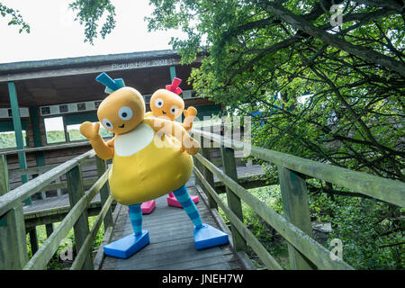 RSPB Fairburn Ings, North Yorkshire UK. 29 Juli. Am Samstag Nachmittag fiel BBC CBeebies Lieblings Twirlywoos in an eine Reihe von spannenden Explorationsaktivitäten teilnehmen und Familien camping im Naturreservat für RSPB es großen wilden Sleepout zu erfüllen. Erfasst unter anderem Teich eintauchen, Fehlersuche, Vögel zu beobachten. Die BWS soll Familien näher an der Natur zu verbinden, indem sie sich bei der Reserve für den 29. / 30. Juli camp. Bildnachweis: roger Parkes/Alamy Live-Nachrichten Stockfoto