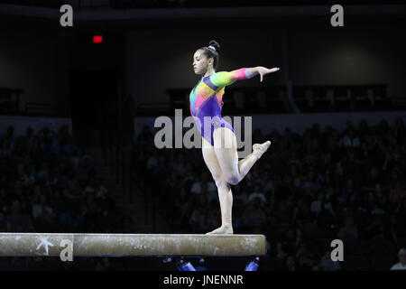 Hoffman Estates, IL, USA. 29. Juli 2016. Turnerin Deanne Soza konkurriert in der senior Wettbewerb bei der 2017 US Classic im Sears Centre in Hoffman Estates, IL. Melissa J. Perenson/CSM/Alamy Live-Nachrichten Stockfoto