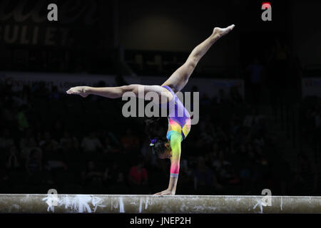 Hoffman Estates, IL, USA. 29. Juli 2016. Turnerin Emma Malabuyo konkurriert in der junior Competition an der 2017 US Classic im Sears Centre in Hoffman Estates, IL. Melissa J. Perenson/CSM/Alamy Live-Nachrichten Stockfoto