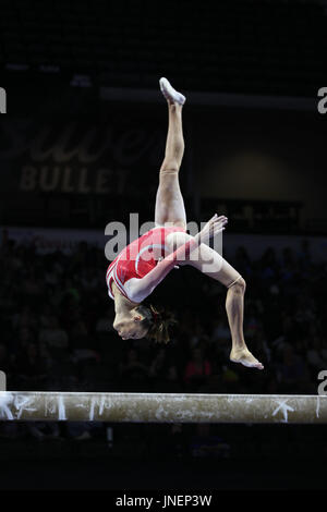 Hoffman Estates, IL, USA. 29. Juli 2016. Turnerin Alyona Schennikova konkurriert in der senior Wettbewerb bei der 2017 US Classic im Sears Centre in Hoffman Estates, IL. Schennikova gewann den Mehrkampf. Melissa J. Perenson/CSM/Alamy Live-Nachrichten Stockfoto