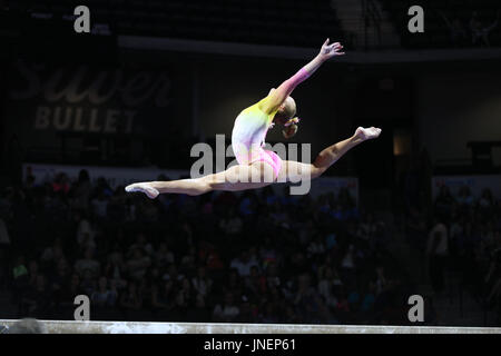 Das Drum herum. 29. Juli 2016. Turnerin Abby Paulson konkurriert in der senior Wettbewerb bei der 2017 US Classic im Sears Centre in Hoffman Estates, IL. Paulson wurde Zweiter in der rundum. Melissa J. Perenson/CSM/Alamy Live-Nachrichten Stockfoto