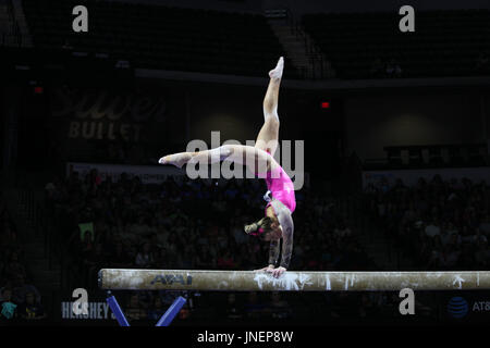 Hoffman Estates, IL, USA. 29. Juli 2016. Turnerin Emily Gaskins konkurriert in der senior Wettbewerb bei der 2017 US Classic im Sears Centre in Hoffman Estates, IL. Melissa J. Perenson/CSM/Alamy Live-Nachrichten Stockfoto