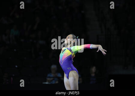 Hoffman Estates, IL, USA. 29. Juli 2016. Turnerin Emma Malabuyo konkurriert in der junior Competition an der 2017 US Classic im Sears Centre in Hoffman Estates, IL. Melissa J. Perenson/CSM/Alamy Live-Nachrichten Stockfoto