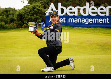 Irvine, Schottland. 30. Juli 2017. Am 4. Tag der Aberdeen Asset Management Open Golf Championship war die Konkurrenz geprägt von starken böigen Windverhältnissen. HYANG-MI-LEE aus Korea begann der Tag 6 Schüsse hinter dem führenden, außergewöhnliche Golf gespielt und beendet die Gewinner erzielte insgesamt für den Wettbewerb von 6 unter den 4 Messetagen. Bildnachweis: Findlay/Alamy Live-Nachrichten Stockfoto