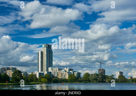 Harringay, Nord-London, UK. 30. Juli 2017. Ungewöhnliche und dramatischen Wolkenformationen über Woodberry Down, North London N16, UK Credit: Richard Barnes/Alamy Live News Stockfoto