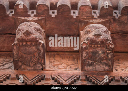 Detail aus Holz zu schnitzen, Teil von Mul Chowk, Durbar Square Patan Kathmandu-Nepal Stockfoto