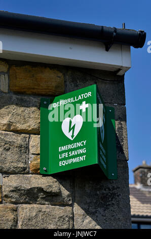 Defibrillator Leben sparen Notfallausrüstung Zeichen. Stockfoto