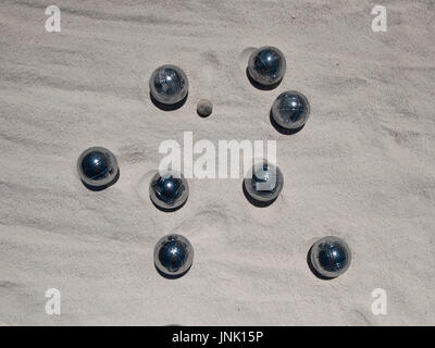 Boule auf Sand in einem Dorf-Wettbewerb Stockfoto