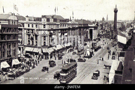 O' Connell Street und Nelson Säule (1966 zerstört), Dublin, Irland, von einer alten Ansichtskarte Stockfoto