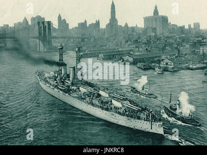 Schlachtschiff USS Texas uns New York Hafen verlassen Stockfoto