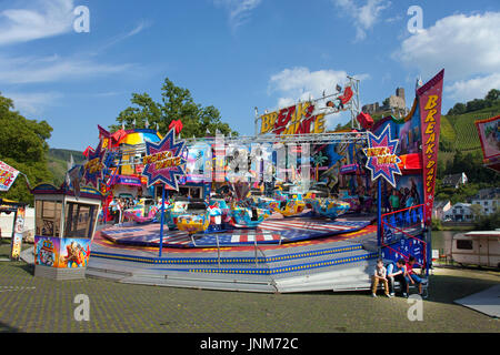 Fahrgeschaeft Break Dance Auf der Kirmes bin Moselufer von Bernkastel-Kues, Mittelmosel, Rheinland-Pfalz, Landkreis Bernkastel-Wittlich, Deutschland, E Stockfoto