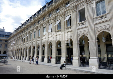 Paris, Frankreich, Palais Royal, Nordflügel der Erweiterung mit Blick auf den Garten, Galerie de Beaujolais Stockfoto