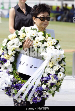 Yoko Ono, Die Witwe Des Ehemaligen Beatle John Lennon, Vor Seinem
