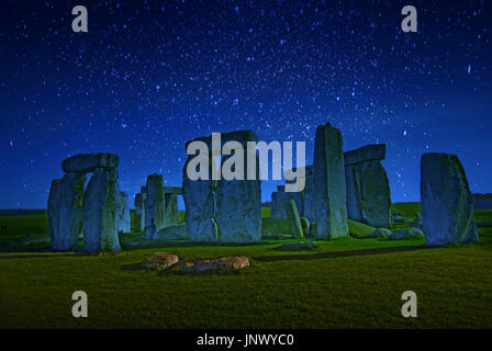 Salisbury, Großbritannien - 13 November 2016: Stonehenge - eines der Wunder der Welt und der Bekannteste prähistorische Monument in Europa Stockfoto