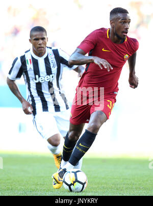 Gillette Stadium. 30. Juli 2017. MA, USA; Roma-Mittelfeldspieler Gerson (30) in Aktion in der zweiten Hälfte des internationalen Champions Cup zwischen Juventus FC und AS Roma im Gillette Stadium übereinstimmen. Juventus Turin besiegt Roma 2: 1. Anthony Nesmith/Cal Sport Media/Alamy Live-Nachrichten Stockfoto