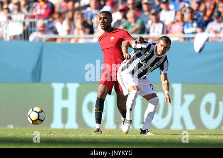 Gillette Stadium. 30. Juli 2017. MA, USA; Roma-Mittelfeldspieler Gerson (30) und Juventus Mittelfeldspieler Stefano Sturaro (27) in Aktion in der zweiten Hälfte des internationalen Champions Cup-match zwischen Juventus FC und AS Roma im Gillette Stadium. Juventus Turin besiegt Roma 2: 1. Anthony Nesmith/Cal Sport Media/Alamy Live-Nachrichten Stockfoto