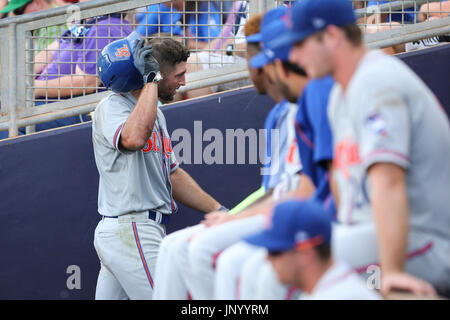 Port Charlotte, Florida, USA. 29. Juli 2017. WILL VRAGOVIC | Times.St. Lucie Mets Outfielder Tim Tebow (15) auf der Trainerbank während des Spiels zwischen den St. Lucie Mets und Charlotte Steinkrabben an Charlotte Sportpark in Port Charlotte, Florida auf Samstag, 29. Juli 2017. Bildnachweis: Willen Vragovic/Tampa Bay Times / ZUMA Draht/Alamy Live News Stockfoto