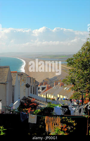 Wren, UK. 31. Juli 2017. Großbritannien Wetter. Warmen und sonnigen Wetter sorgt für einen großen Waschtag im südlichsten, mit Blick auf Chesil Beach Credit: Stuart Fretwell/Alamy Live-Nachrichten Stockfoto