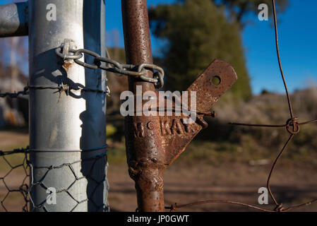 Eine alte Eiserne Tor wiederverwendet wird und zu einem neuen