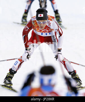 Sotschi, Russland - Japans Yoshito Watabe Oberflächen auf dem 15. Platz in der nordischen Kombination Normalschanze bei den Olympischen Winterspielen in Sotschi, Russland, am 12. Februar 2014. (Kyodo)