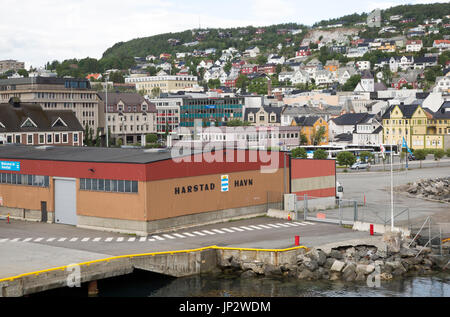 Hafen und Stadt Harstad, Insel Hinnoya, Troms Grafschaft, Norwegen Stockfoto