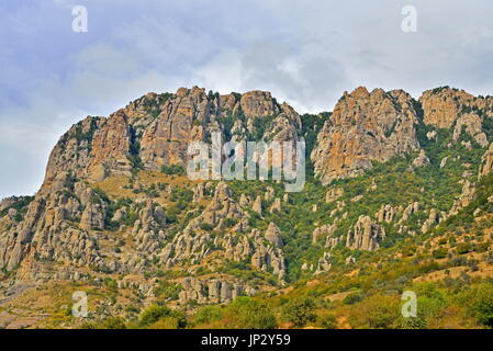 Berglandschaft im Tal der Geister in der Nähe von Aluschta. Crimea Stockfoto