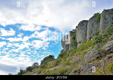 Stein-Säulen im Tal der Geister. Crimea Stockfoto