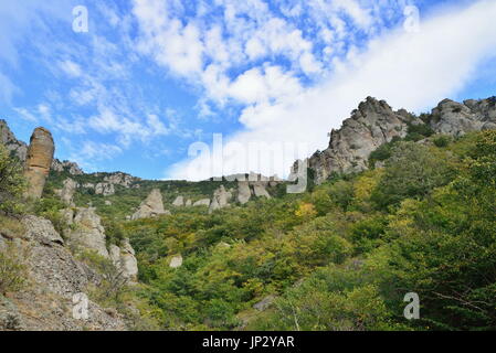 Bergschlucht im Tal der Geister. Crimea Stockfoto