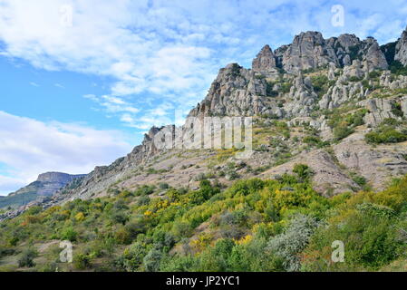 Steinsäulen und Felsen im Tal der Geister. Crimea Stockfoto