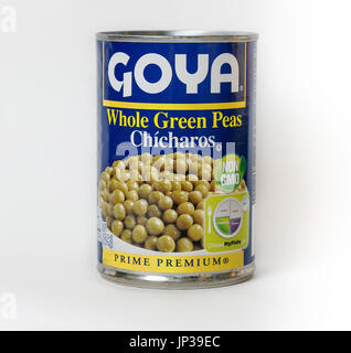 New York, 02. Dezember: Eine Dose Goya grüne Erbsen isoliert auf weiss. Stockfoto