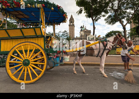 Kalesa in Manila Cathedral, Intramuros, Philippinen Stockfoto