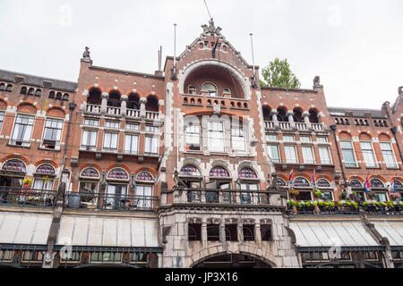 Wunderbare Gebäude in Amsterdam - AMSTERDAM - Niederlande Stockfoto