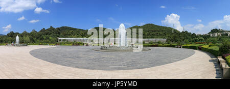 Yuxi, China - 29. Juli 2017: Panoramablick von Yuxi Garten Botanischer Garten, eines der größten in Yuxi. Stockfoto