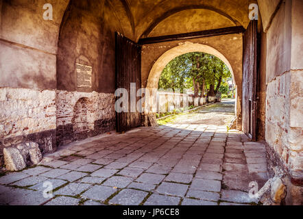 Eingang Negru Voda Kloster, in Campulung, Arges, Rumänien Stockfoto