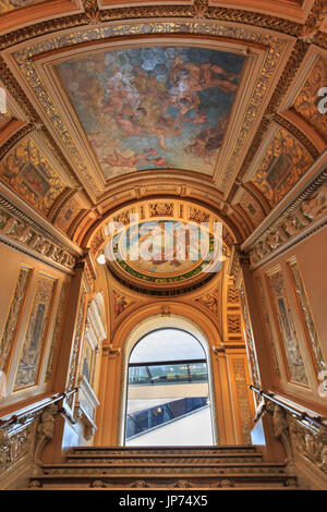 Dekorative Wand Bilder, Decken, Fresko und Treppen im Victoria und Albert Museum, London Stockfoto