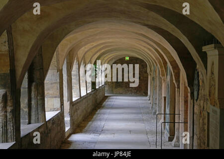 Romanischer Kreuzgang, Hildesheimer Dom, Hohe Domkirche St. Mariä Himmelfahrt, Hildesheim, Niedersachsen, Deutschland | Hildesheimer Dom, Cathedra Stockfoto