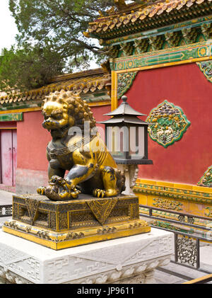 Löwe aus Bronze, die Verbotene Stadt, Peking, China Stockfoto