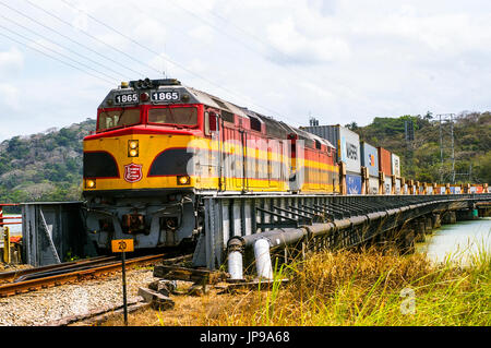 Bilder der Panama Canal Railway Züge und Lokomotiven, die Reisen von Panama City nach Colon Stockfoto