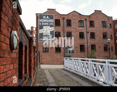 Alte bemalte Werbung auf Grundstück Ducie Street in Manchester Stockfoto