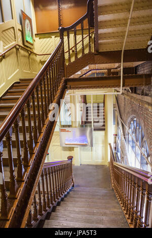England, London, Tower Bridge, die innere Treppe Stockfoto