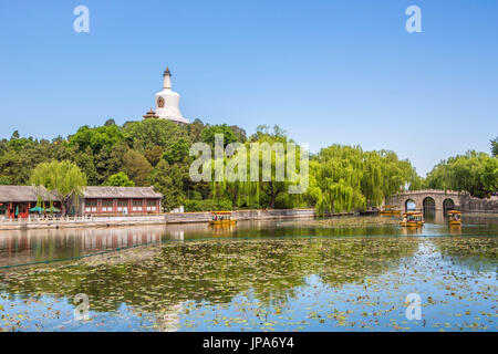 China, Beijing City, Beihai-See, Beihai-Park, Weiße Dagoba Stockfoto