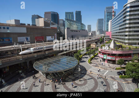 Japan, Tokyo City Yurakucho Station, Hochgeschwindigkeitszug Stockfoto