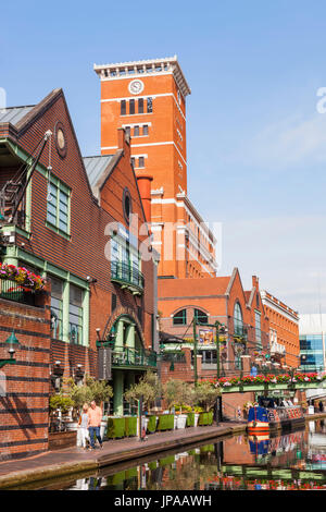 England, West Midlands, Birmingham, Brindleyplace und Birmingham Kanal Stockfoto