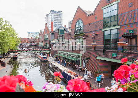 England, West Midlands, Birmingham, Brindleyplace und Birmingham Kanal Stockfoto