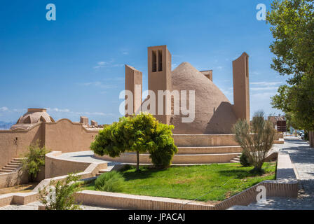 Iran, Meybod Stadt, Wind-Catcher & Wasserbehälter Stockfoto