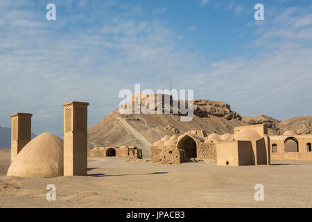 Iran, Yazd Stadt, Dakhmeh-ye Zarstoshtiun, Zoroastrian Türme des Schweigens, Stockfoto