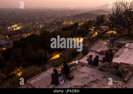 Ausblick auf Barcelona vom Turo De La Rovira Berg, Katalonien, Spanien Stockfoto