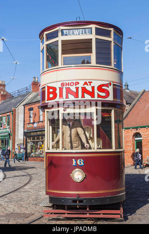 England, Grafschaft Durham, Beamish Open Air Museum, historische Straßenbahn Stockfoto